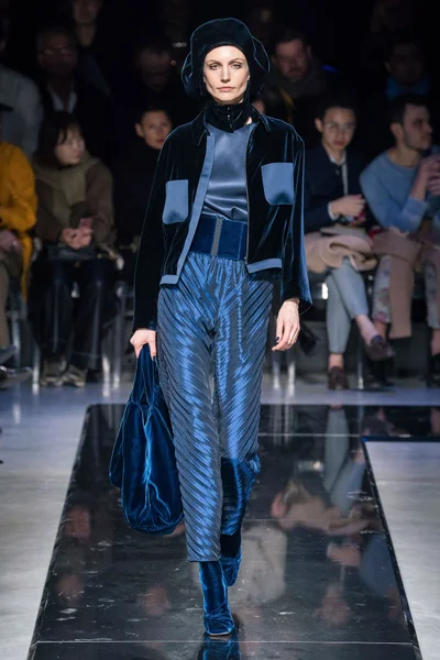 Look 37